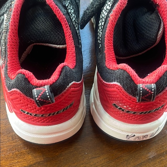 Skechers Black and Red Shoes 10 - Picture 7 of 7